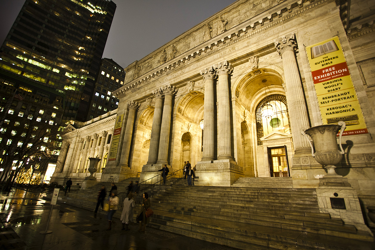 New York Public Library facade nuit,
Credit Photo Terry Robinson via Flickr