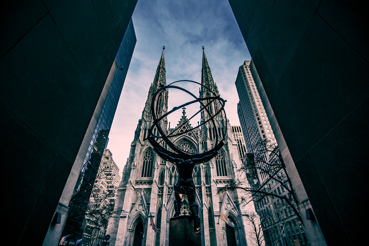 St Patrick Cathedral New York vue rockfeller center,
Credit Photo wirestock via Envato