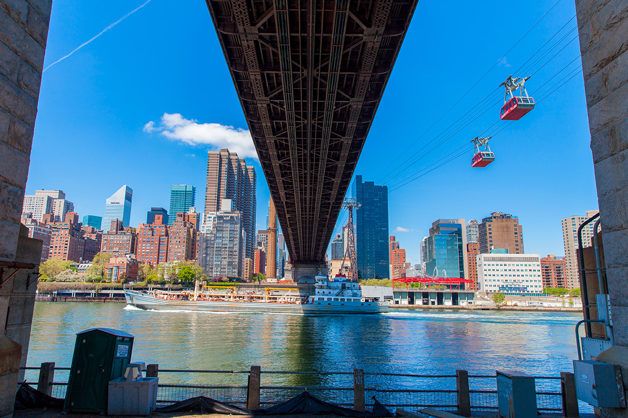 New York Roosevelt island tramway,
Credit Photo Vinnikava via Envato